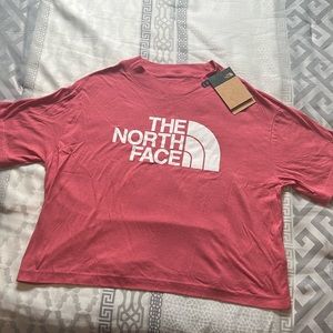 Northface ladies crop tee. Brand new with tags! Size L